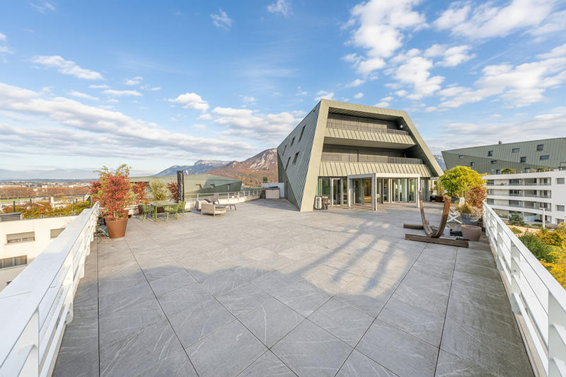 Appartement - 98 m² - 4 pièces