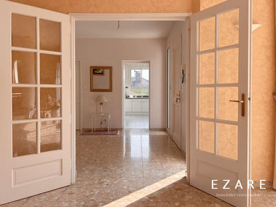 Maison - 207 m² - 7 pièces