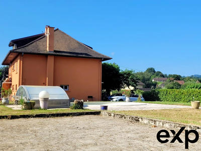 Maison - 265 m² - 12 pièces