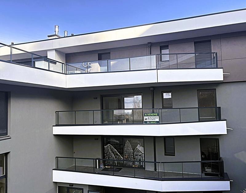 Appartement - 99 m² - 4 pièces