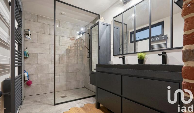 Maison - 220 m² - 5 pièces