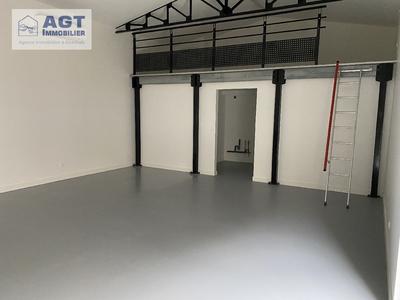 Local commercial - 75 m² - 2 pièces