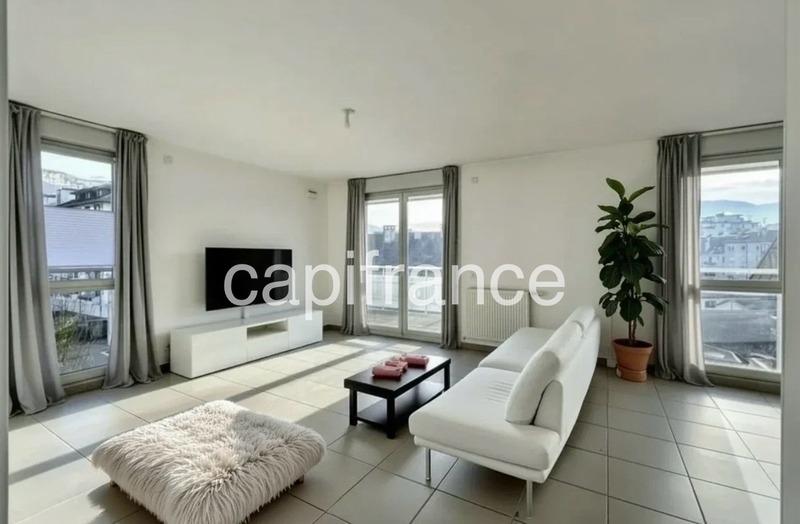 Appartement - 121 m² - 4 pièces