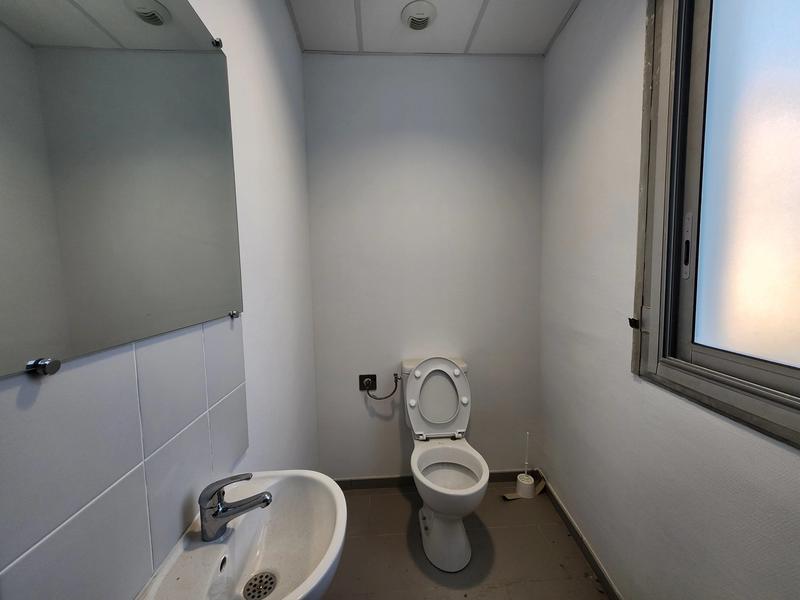 Bureau - 180 m² - 4 pièces