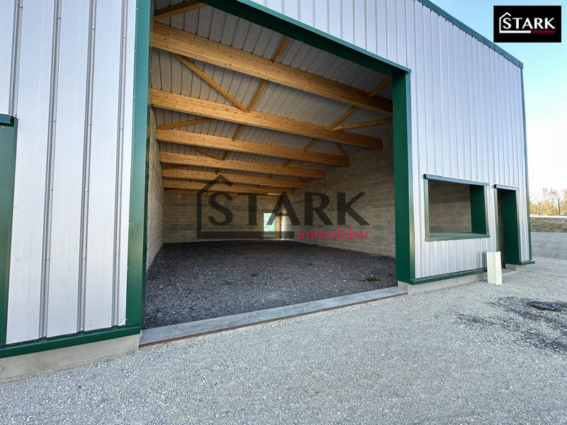 Local commercial - 135 m² - 1 pièce