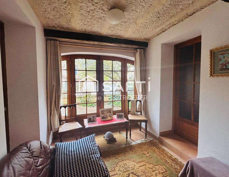 Maison - 308 m² - 8 pièces