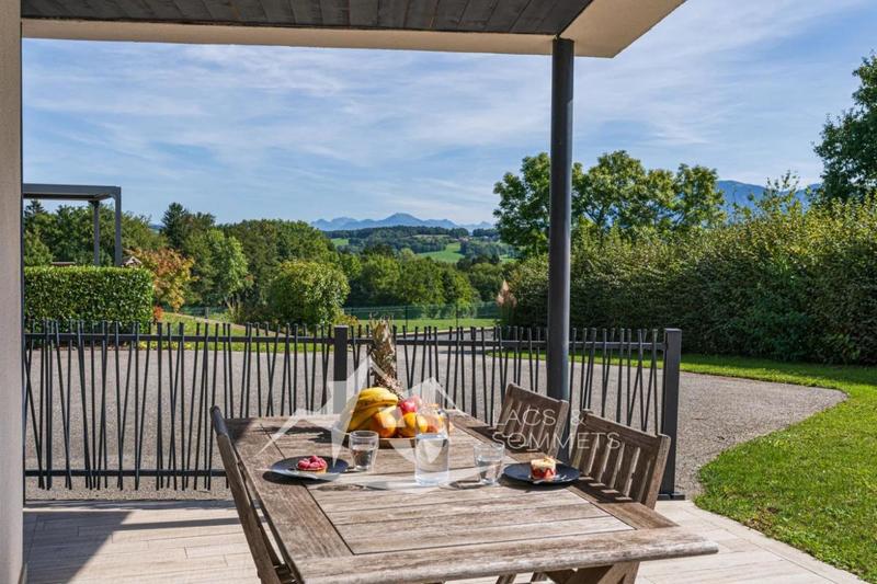 Villa - 243 m² - 9 pièces