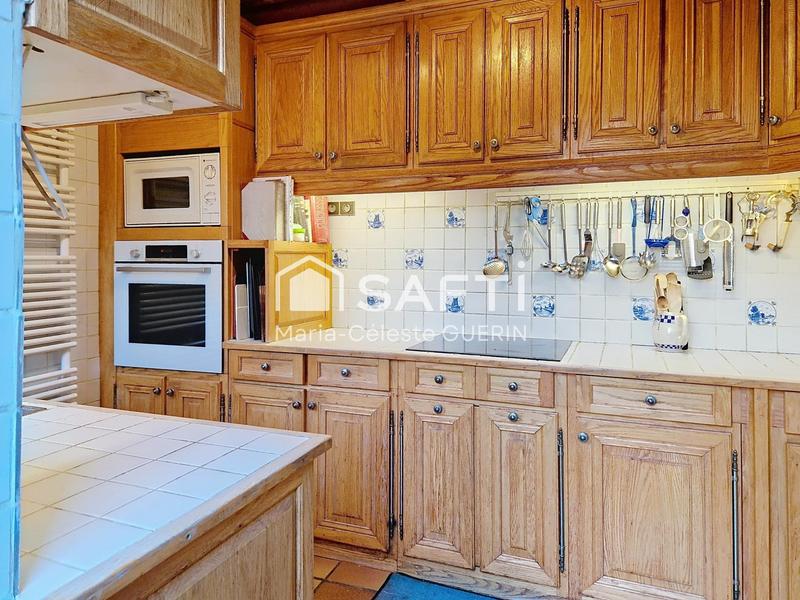 Maison - 340 m² - 11 pièces