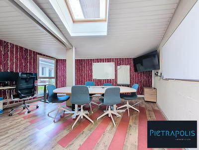 Bureau - 215 m² - 6 pièces