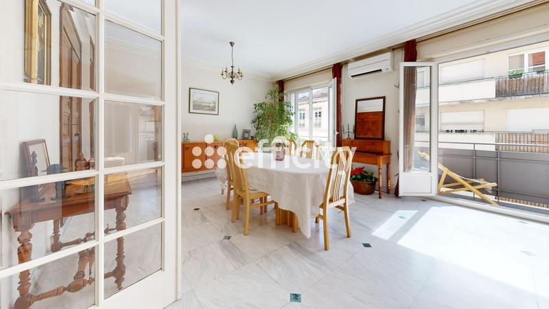 Appartement - 100 m² - 4 pièces