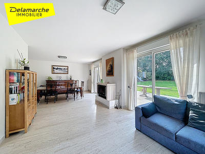 Maison - 220 m² - 8 pièces