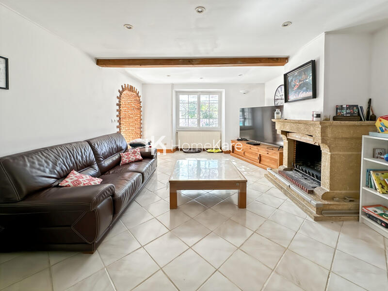 Maison - 250 m² - 8 pièces