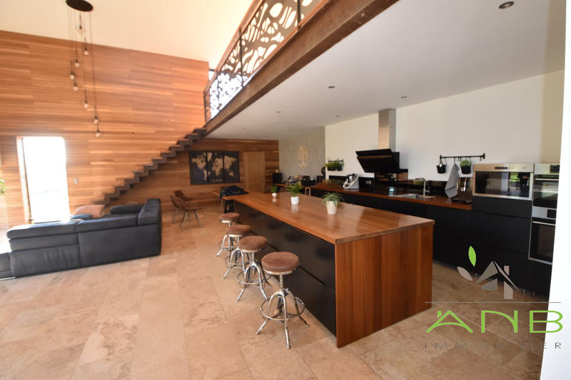 Maison ancienne - 280 m² - 6 pièces