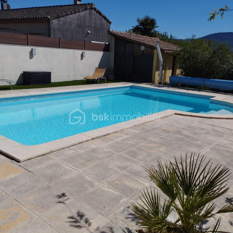 Maison traditionnelle - 104 m² - 5 pièces