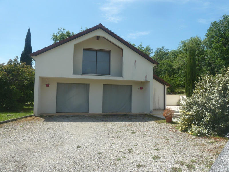 Maison - 240 m² - 6 pièces