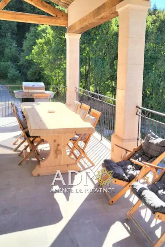 Maison - 200 m² - 5 pièces