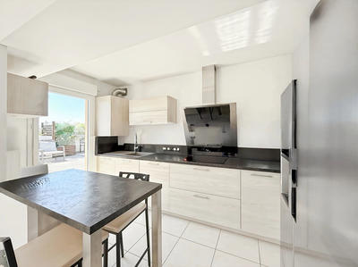 Appartement - 94 m² - 5 pièces