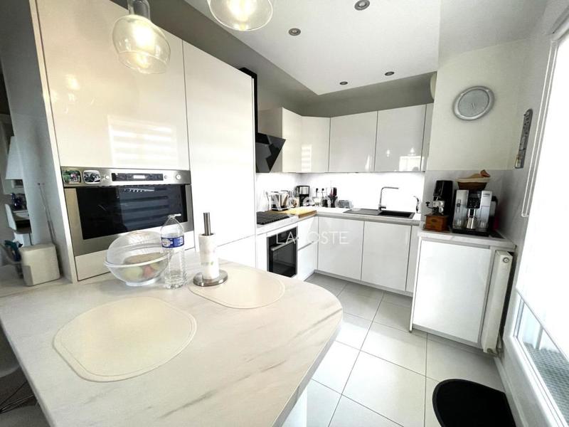 Appartement - 80 m² - 4 pièces