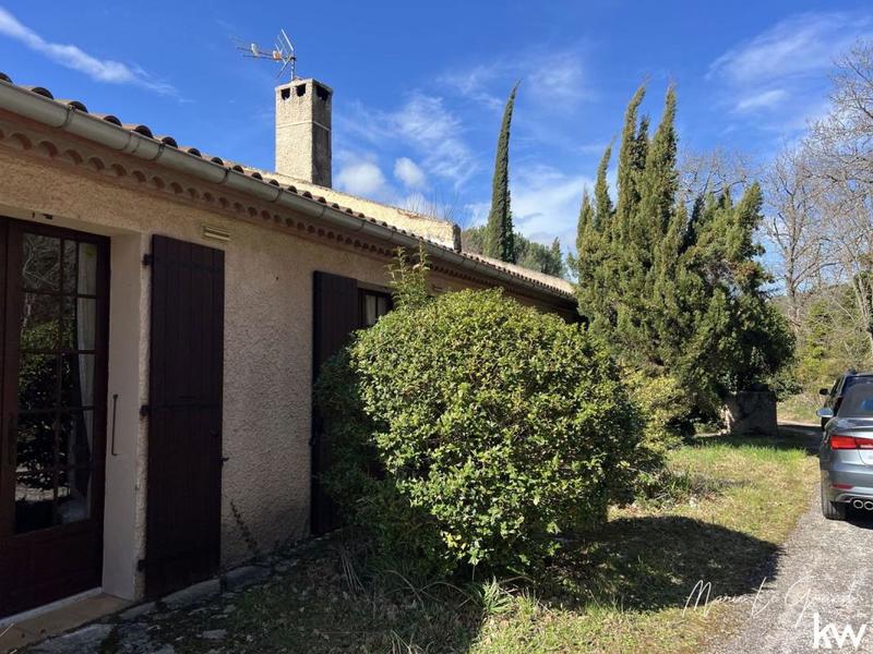 Maison - 201 m² - 7 pièces