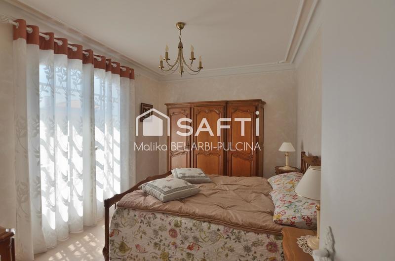 Villa - 208 m² - 9 pièces