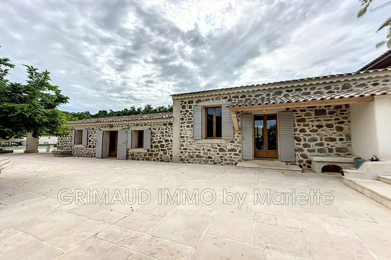 Propriété - 450 m² - 12 pièces