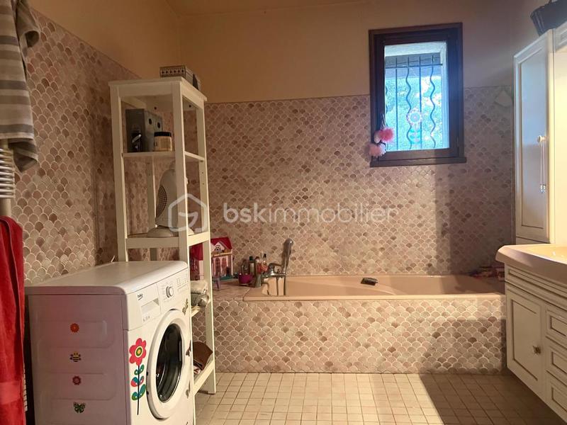 Maison traditionnelle - 185 m² - 5 pièces