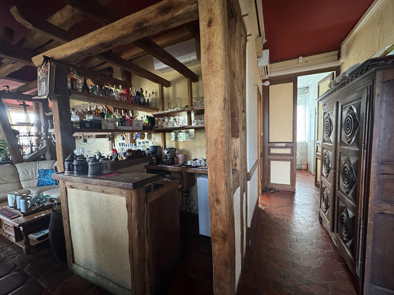 Demeure - 250 m² - 6 pièces