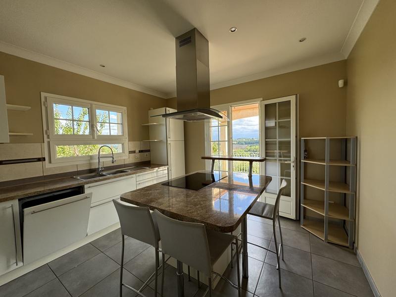 Villa - 141 m² - 6 pièces