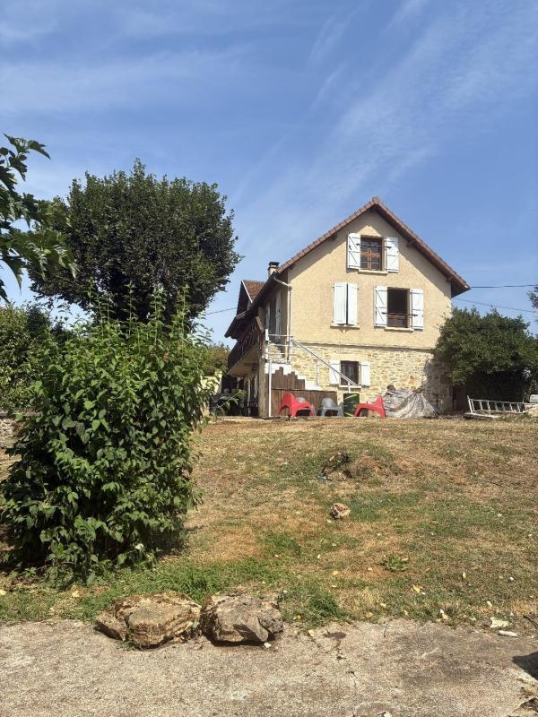 Maison en pierre - 140 m² - 6 pièces