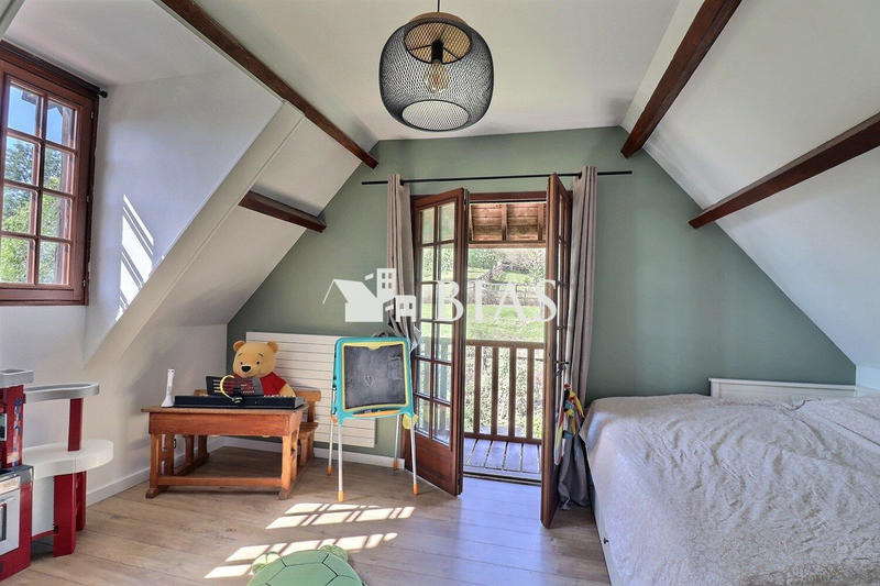 Maison traditionnelle - 150 m² - 6 pièces