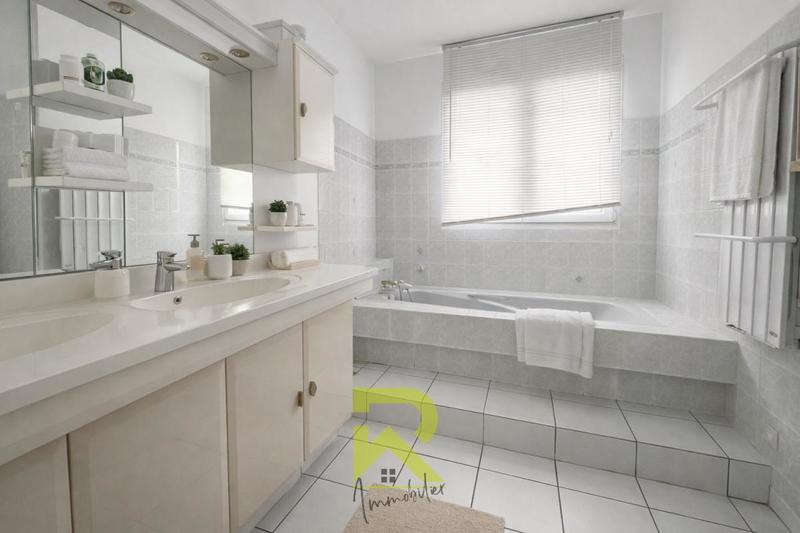 Villa - 187 m² - 5 pièces