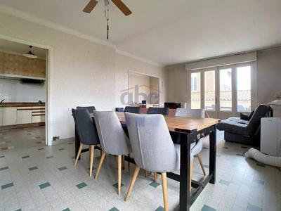 Maison - 180 m² - 10 pièces