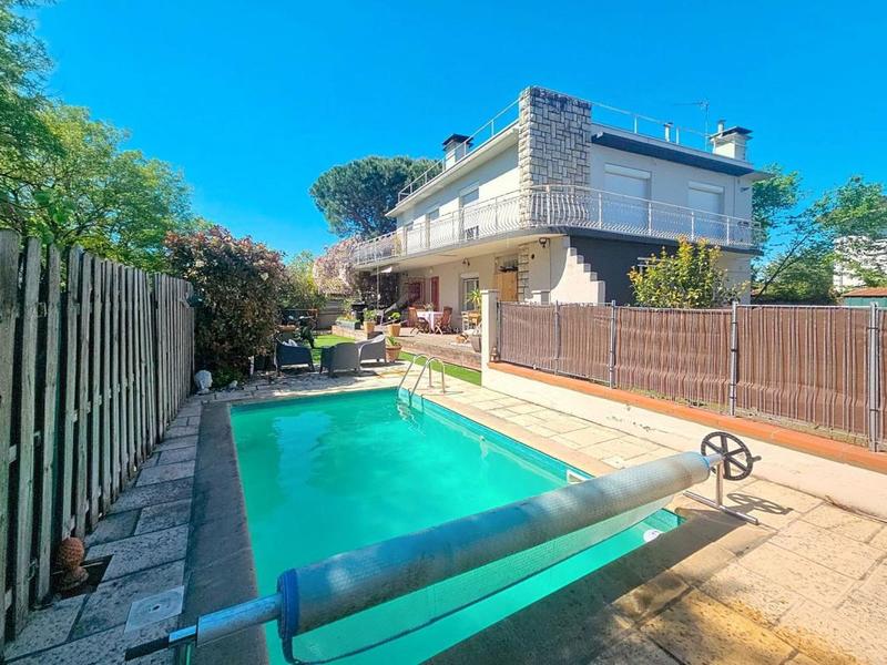 Appartement - 97 m² - 4 pièces