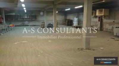 Entrepôt - 1 500 m²