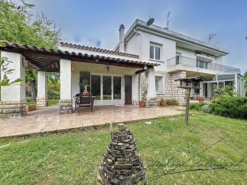 Maison - 190 m² - 10 pièces