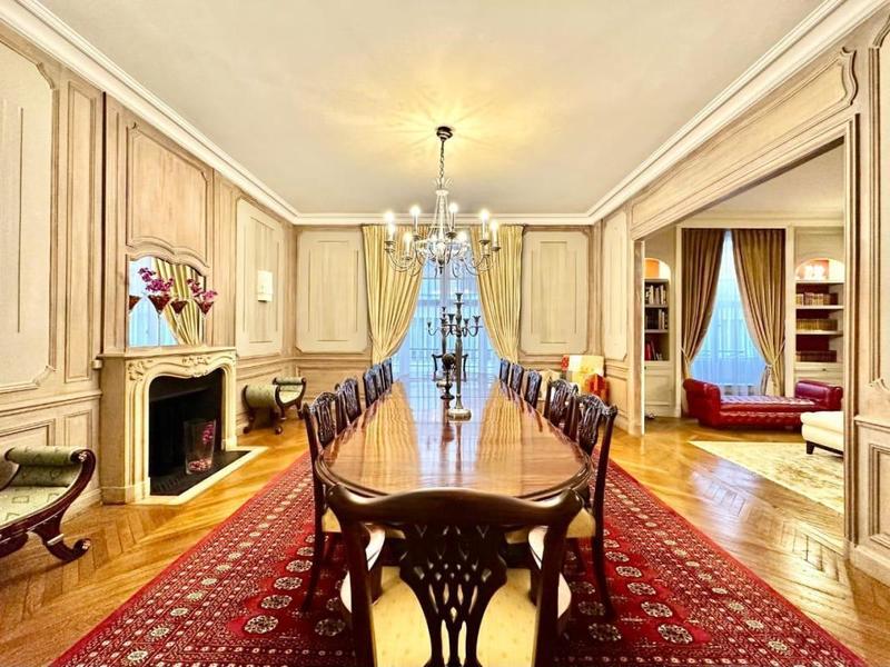 Appartement - 242 m²