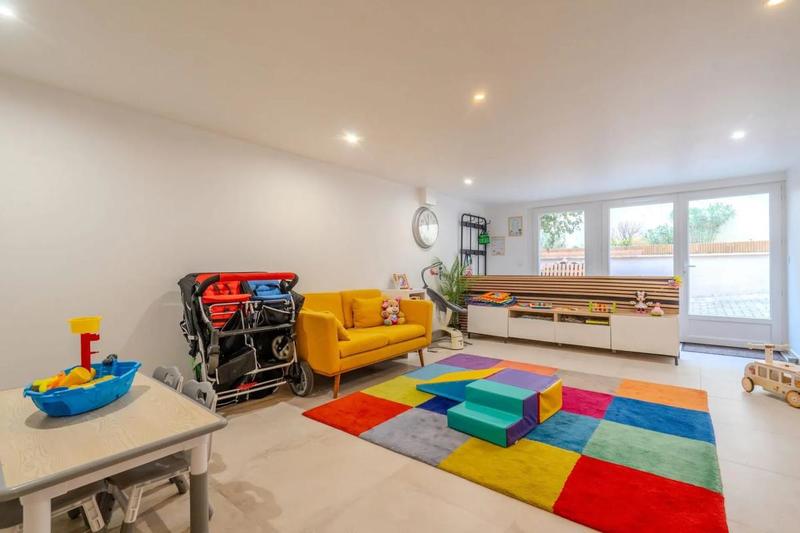 Maison - 232 m² - 8 pièces