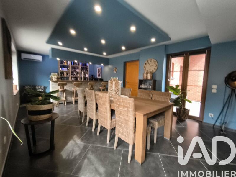 Maison - 227 m² - 8 pièces