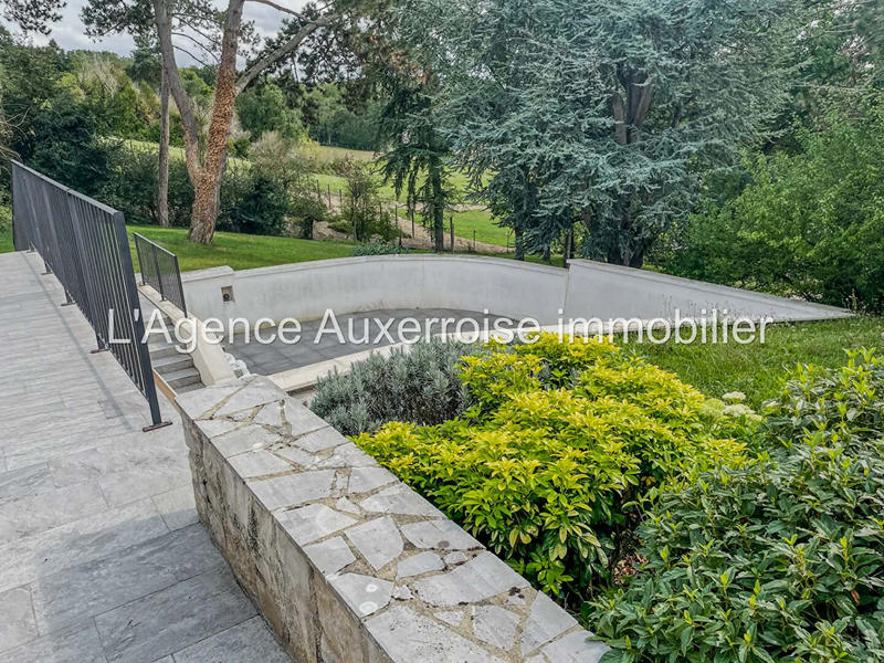 Maison - 218 m² - 6 pièces