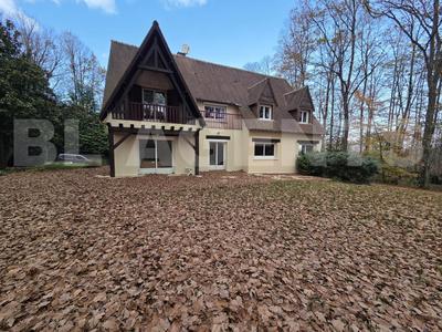 Maison - 213 m² - 7 pièces