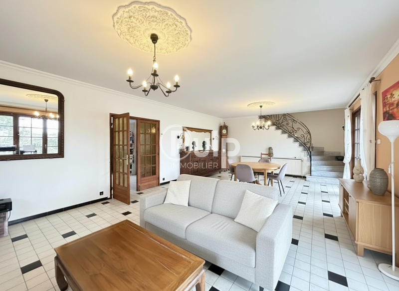 Pavillon - 192 m² - 10 pièces