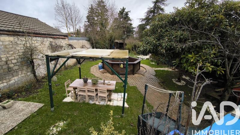 Maison - 211 m² - 8 pièces