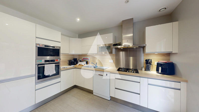 Maison - 156 m² - 8 pièces