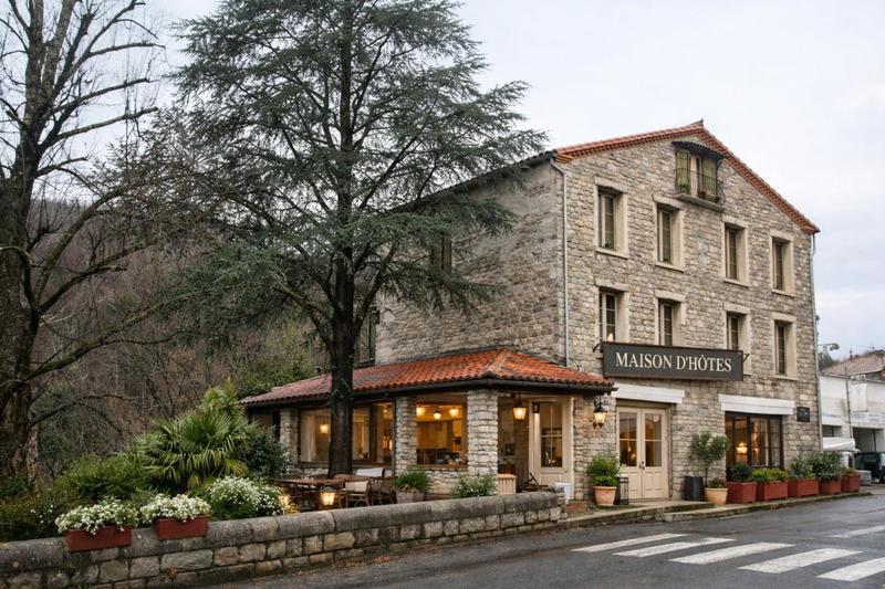 Maison - 400 m² - 17 pièces