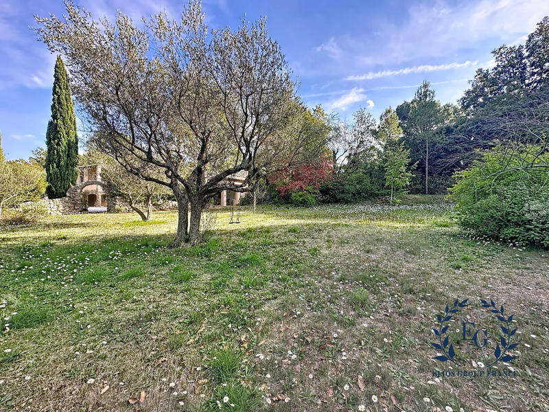 Maison - 218 m² - 7 pièces