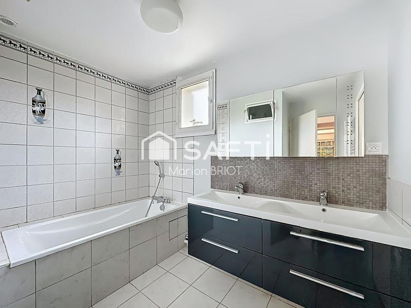 Maison - 98 m² - 5 pièces