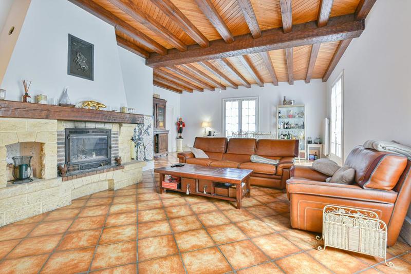 Maison - 253 m² - 10 pièces