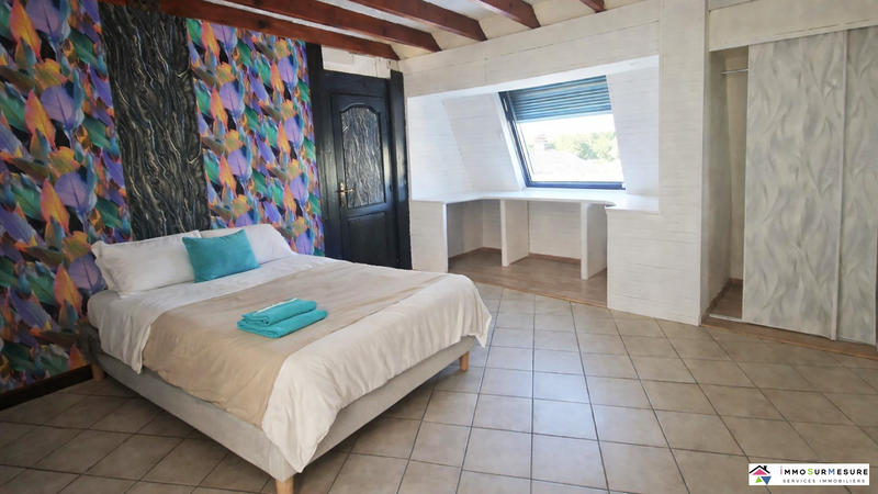 Maison - 220 m² - 6 pièces