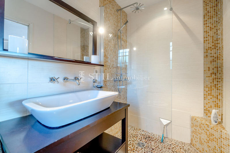 Villa - 203 m² - 7 pièces