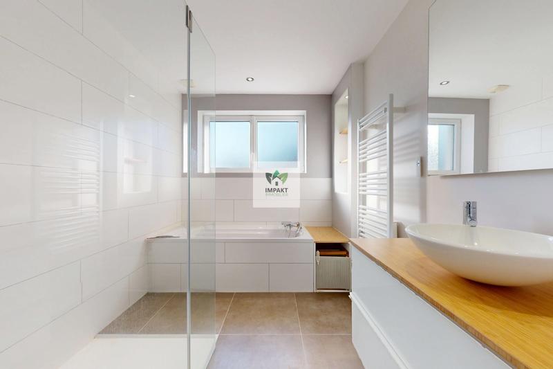 Maison - 203 m² - 7 pièces